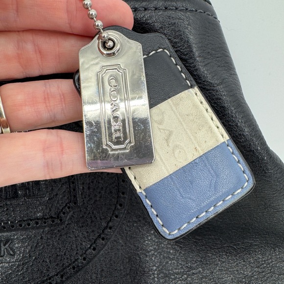 Coach Hamptons Weekend Perforated Tote Black Cream Leather Large Shoulder Bag - Picture 6 of 16